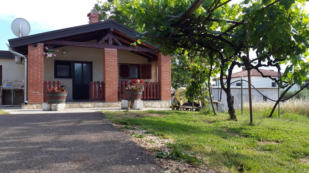 Apartment Samanta Novigrad  ภายนอก รูปภาพ